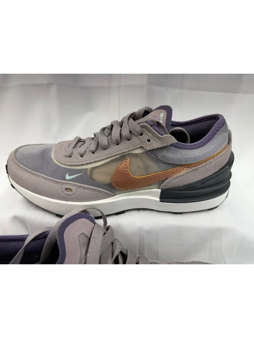 Nike Waffle One GS  running  Size 5.5 y Color: Summit White/Metallic Red Bronze